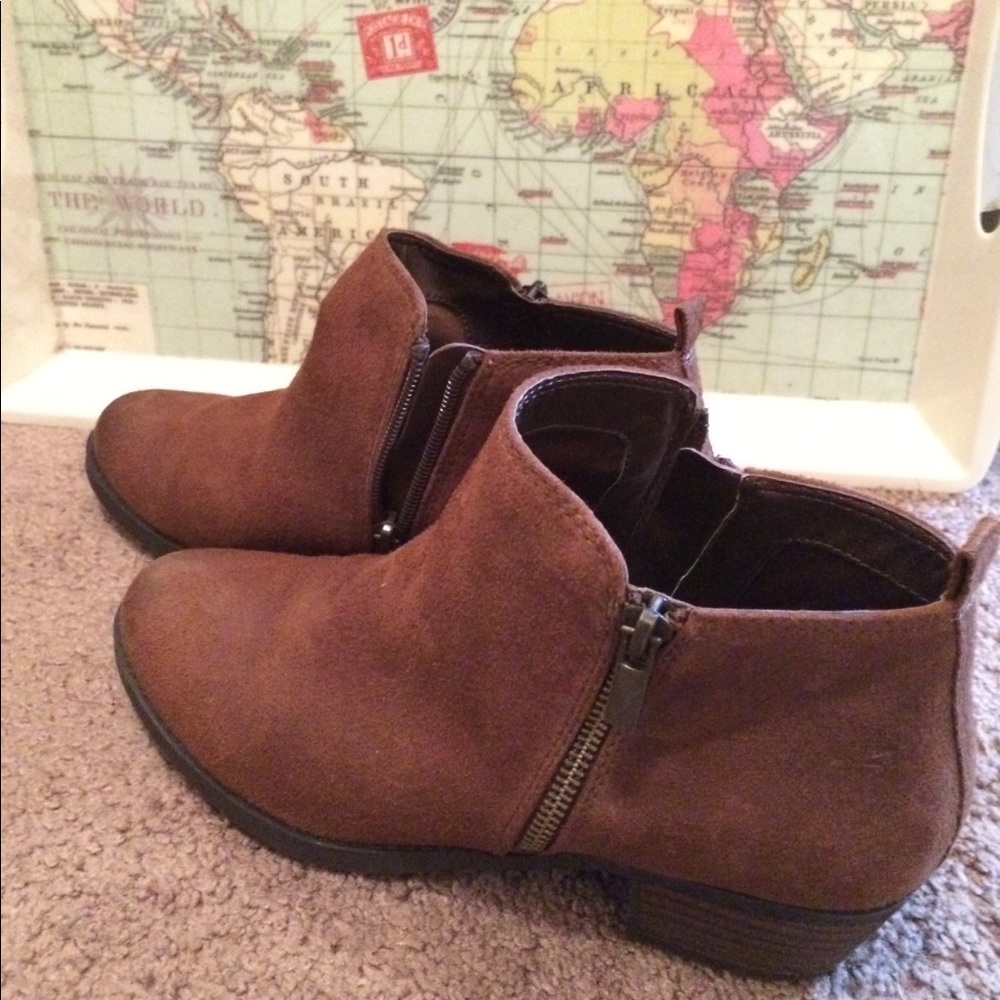 Brown ankle booties Carlos by Carlos Santana